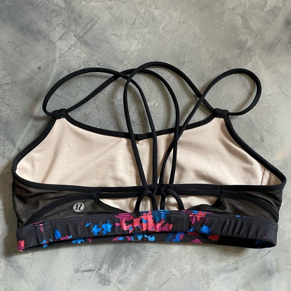 SOLD! 🖤LULULEMON Make A Move Floral Bra! - Picture 3 of 6